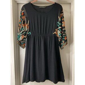 Hot and Delicous Italian Summer Drape Sleeve Embroidered Dress Size M